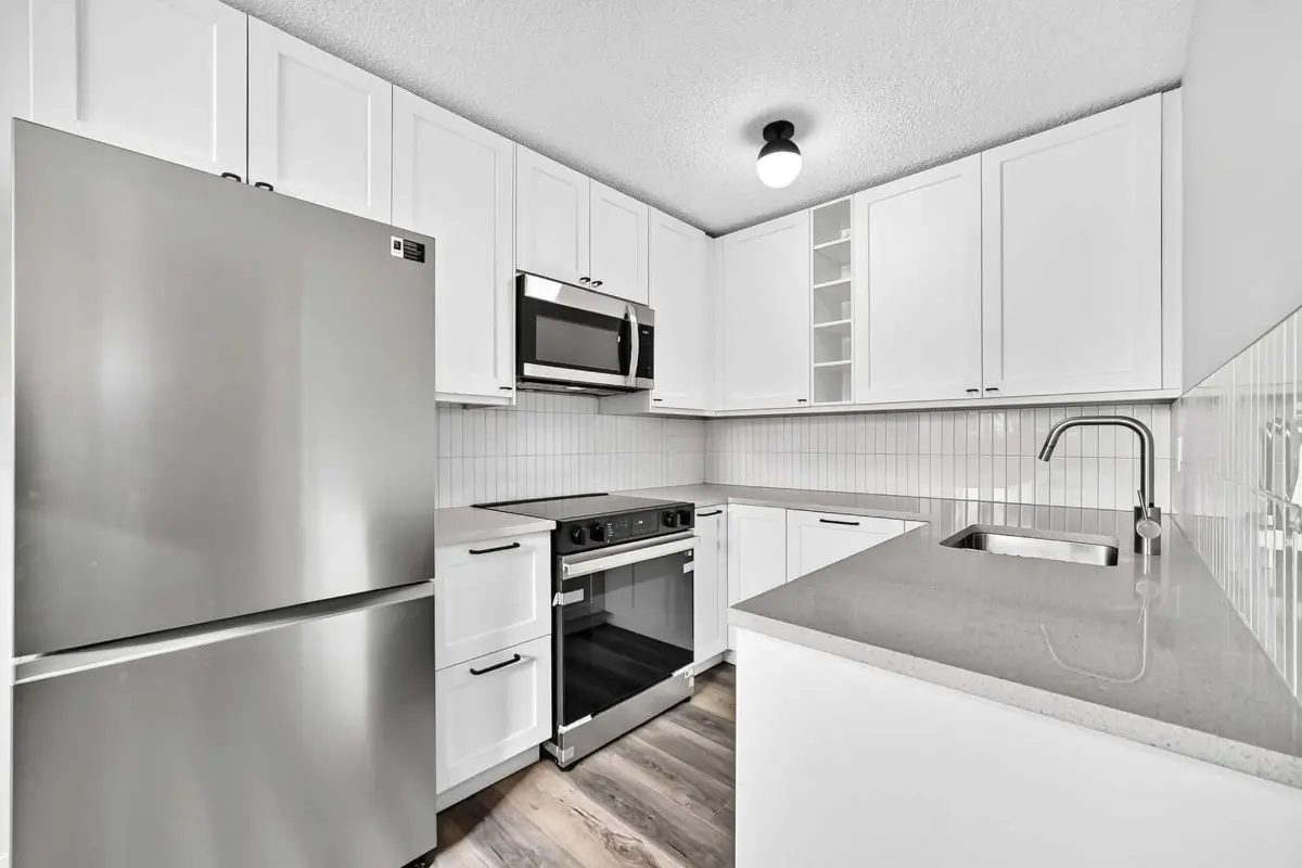 195 Manora Place NE, Calgary, Alberta T2X7A5 For Sale | HouseSigma