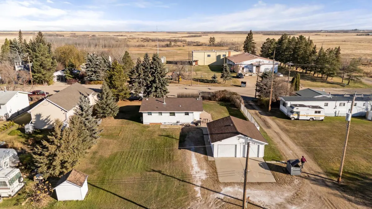 503 4 Avenue, Bruce, Alberta T0B0R0 For Sale | HouseSigma