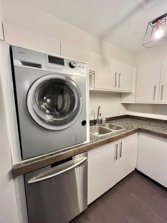 2120 CENTRAL AVENUE, Port Coquitlam 4