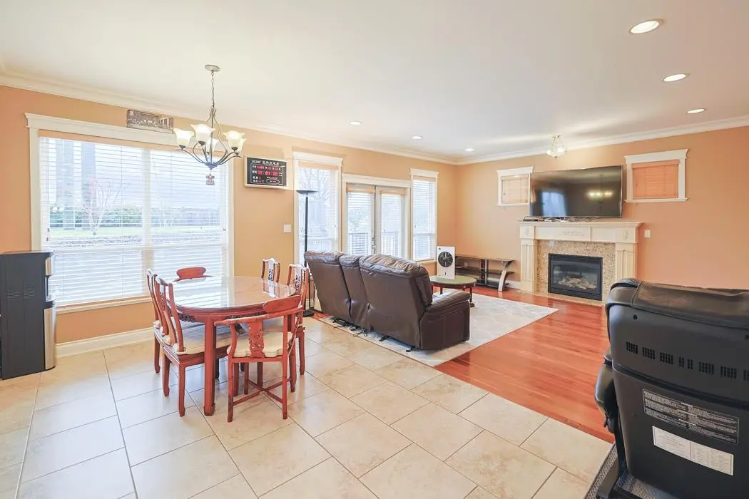 3102 Robson Drive, Coquitlam, British Columbia Sold History | HouseSigma