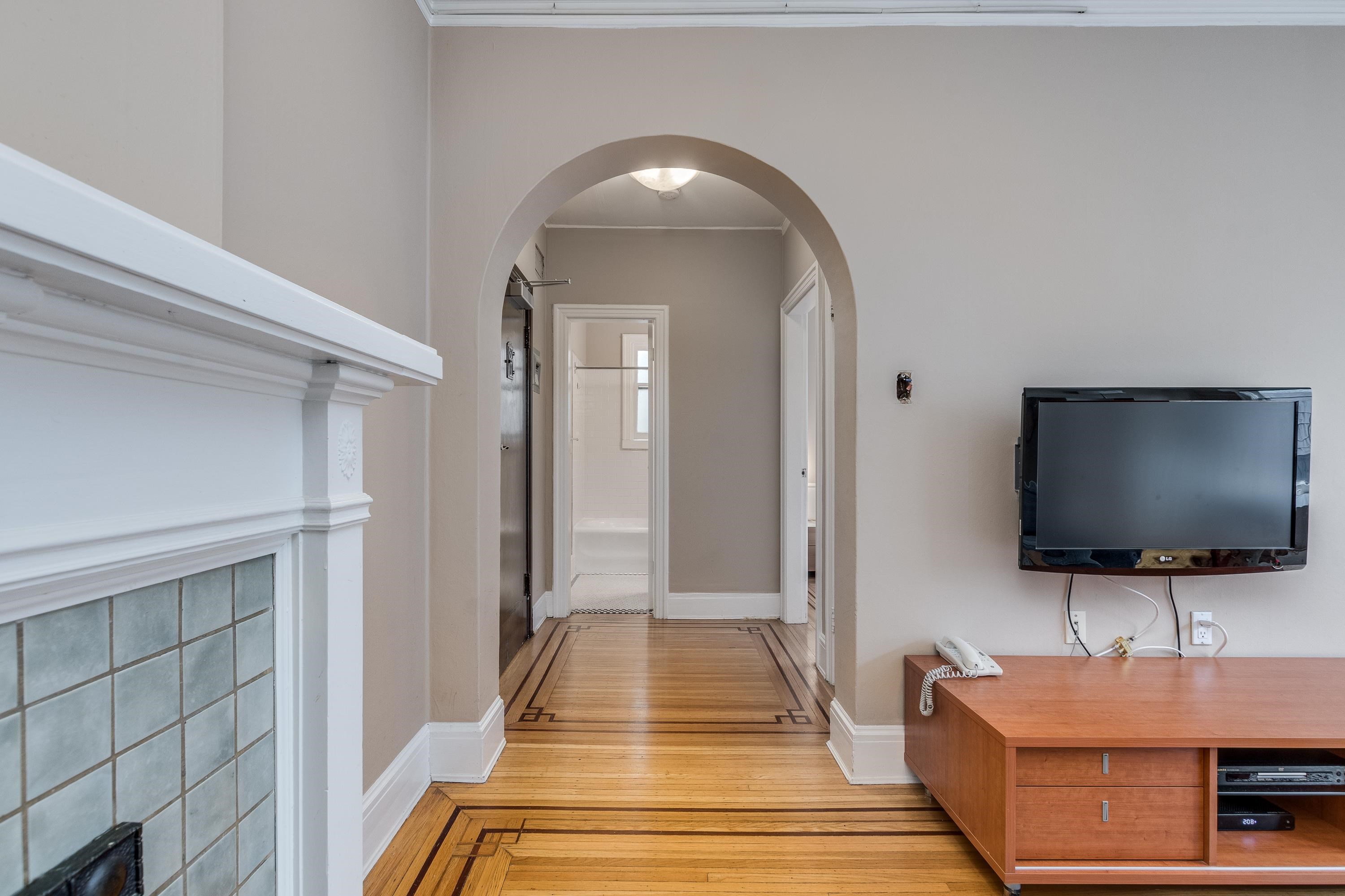 Unit 11 - 935 Jervis Street, Vancouver 4