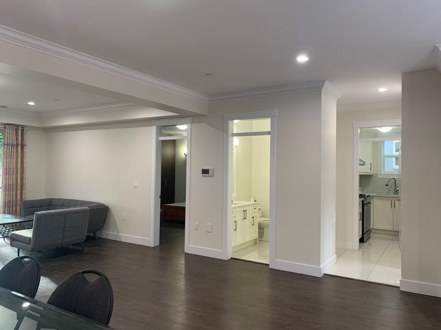 Unit Ground Level - 13766 North Bluff Road, Surrey 2