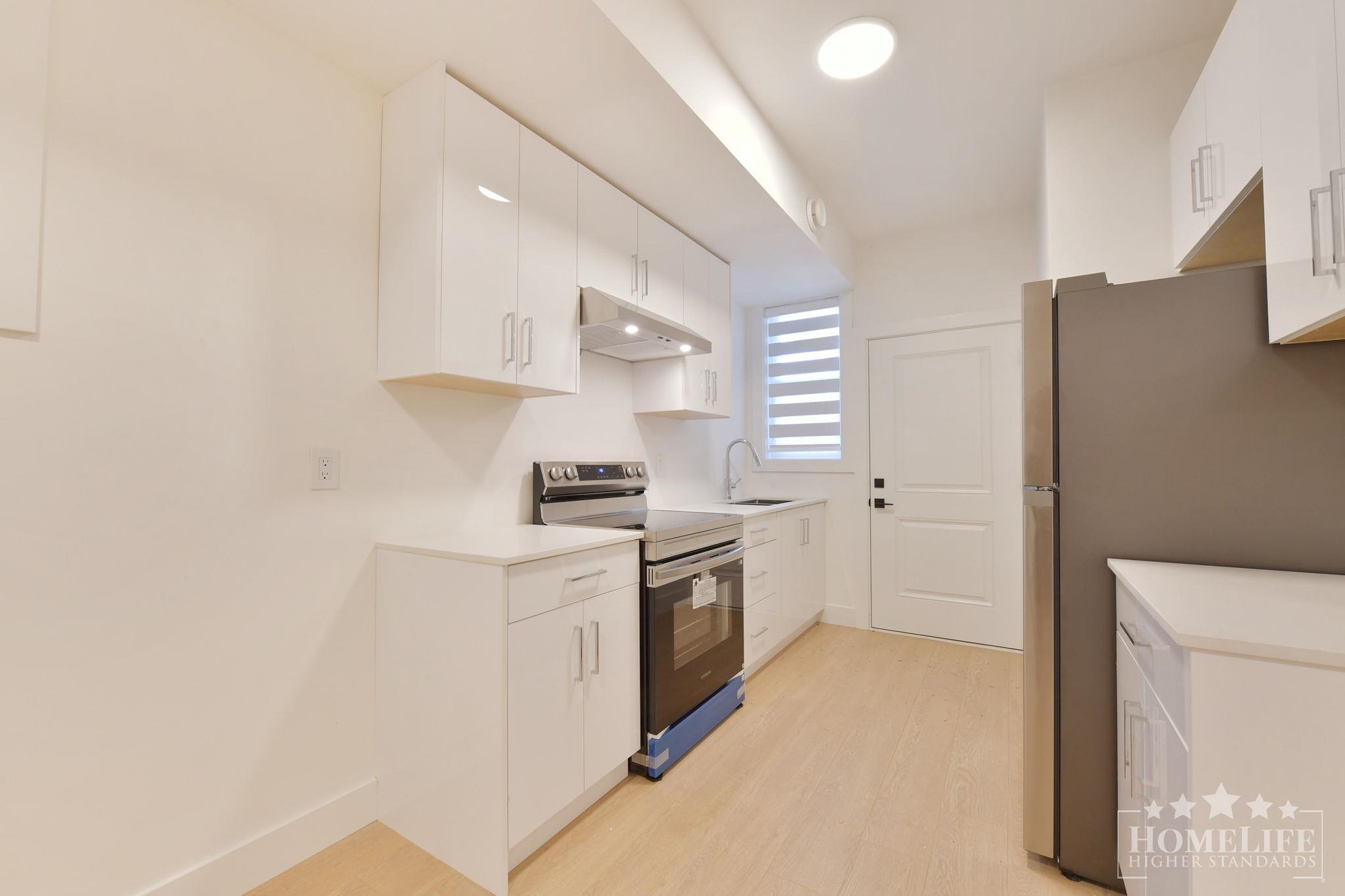Unit Basement - 16678 16 Avenue, Surrey 2