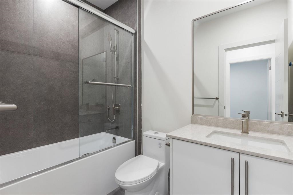 Unit Basement - 2644 Chesterfield Avenue, North Vancouver 2