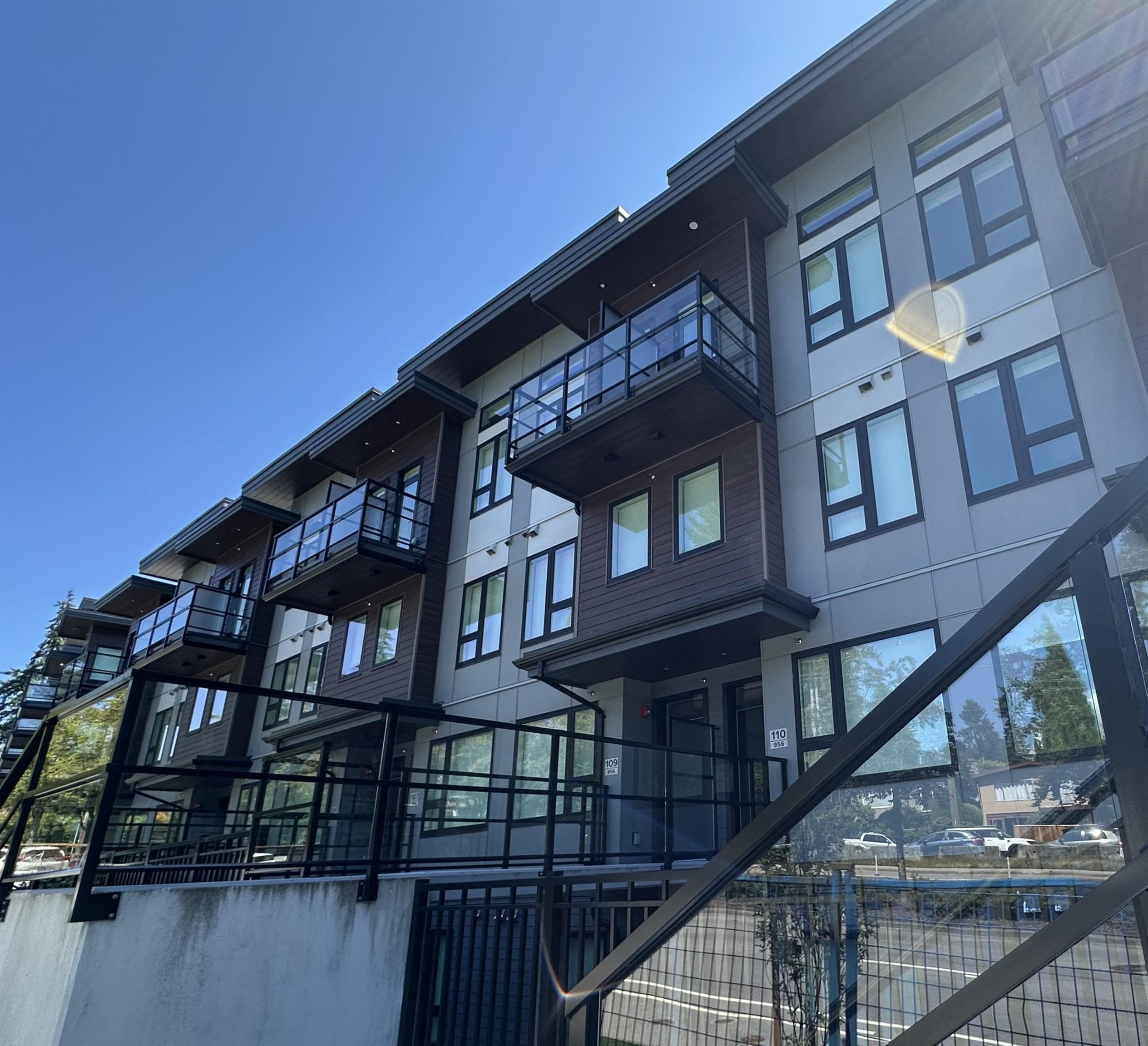 Unit 109 - 956 Lytton Street, North Vancouver 2