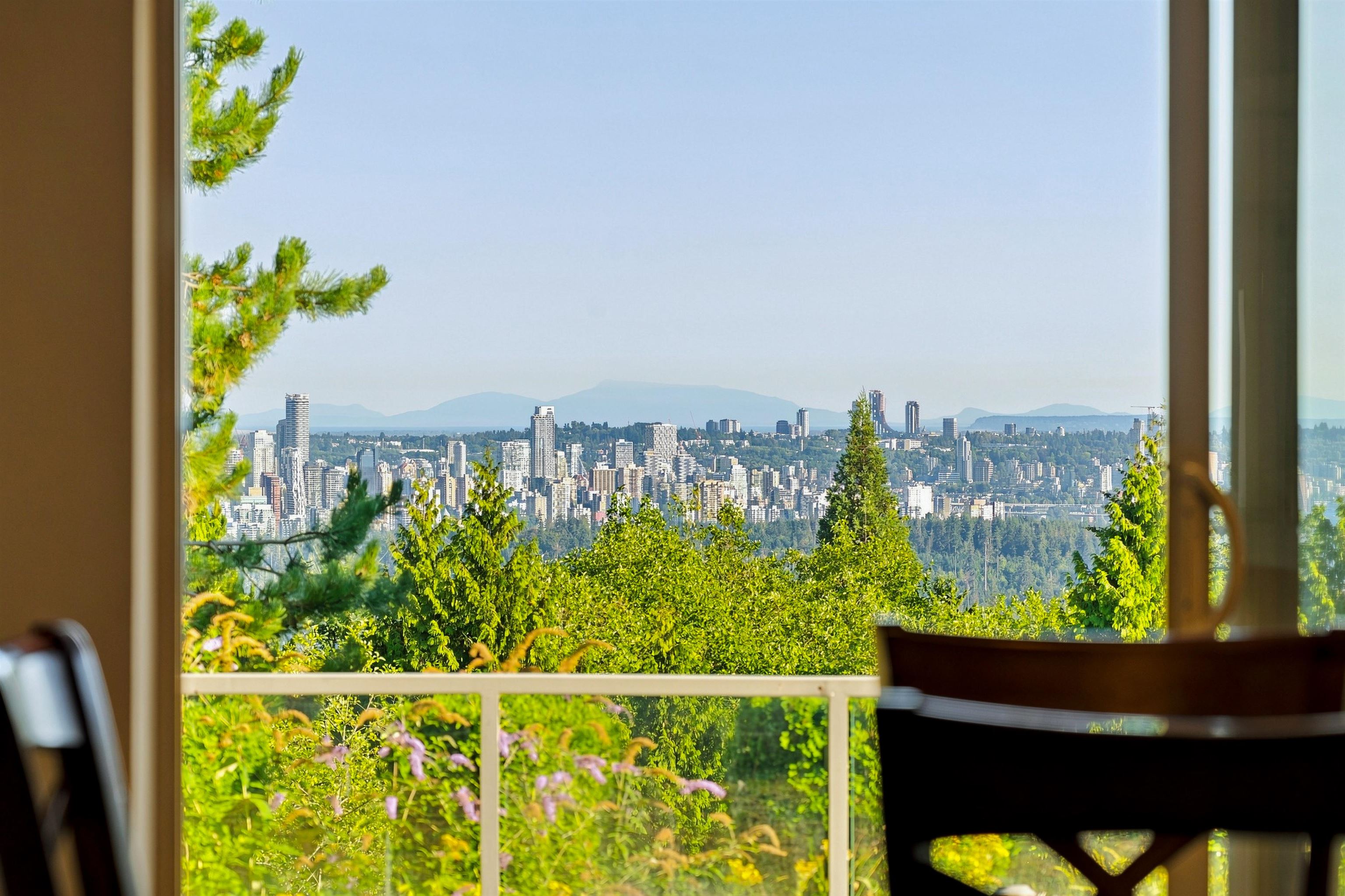 Unit Lower - 2426 Westhill Court, West Vancouver 3