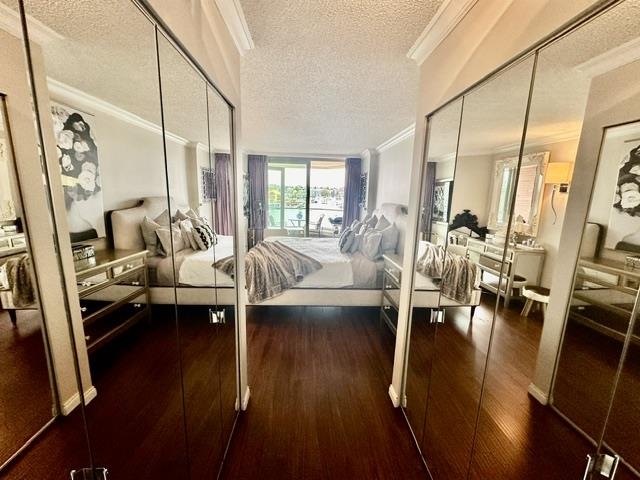 Unit 304 - 1675 Hornby Street, Vancouver 4