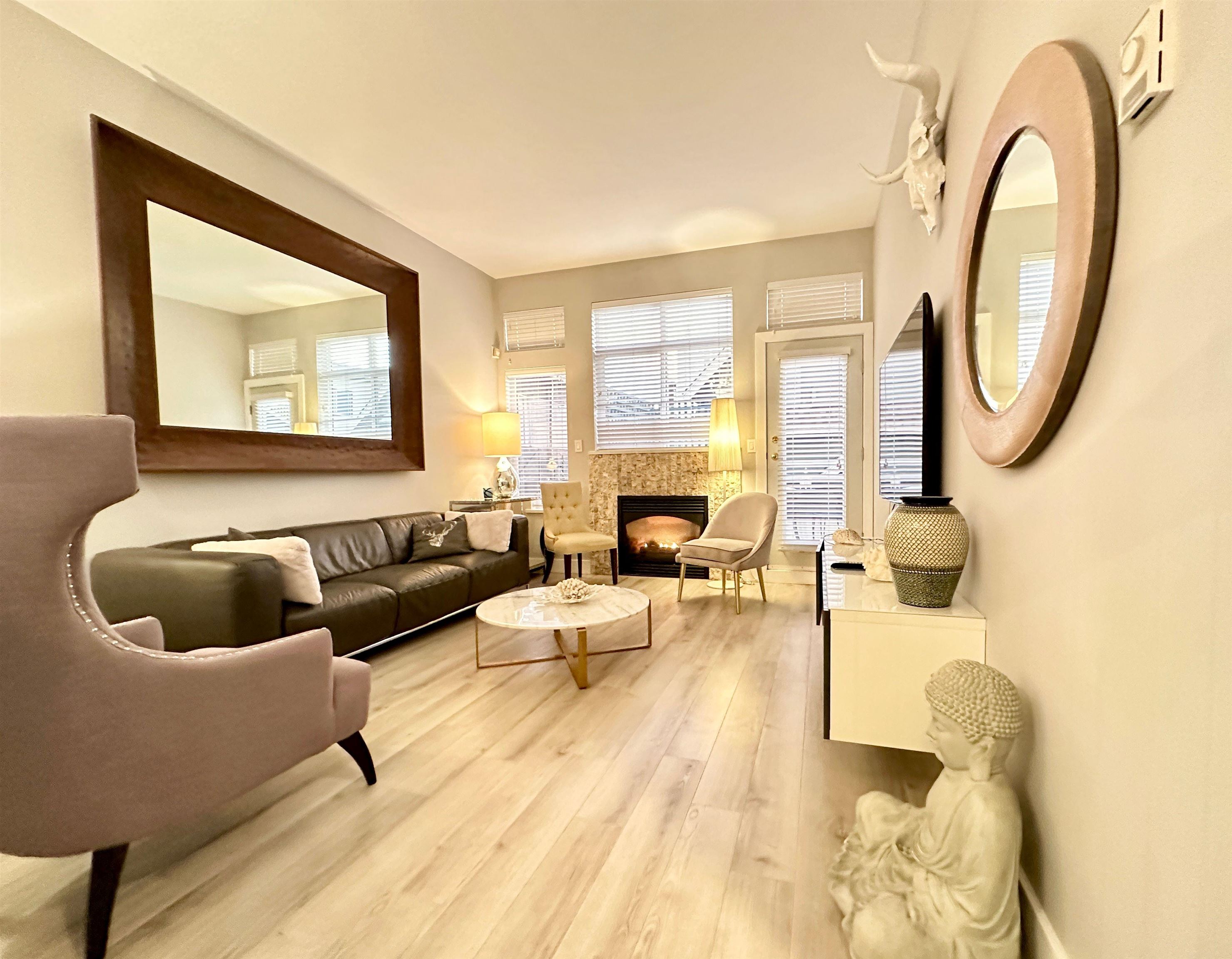 Unit D - 136 4th Street W, Vancouver 2