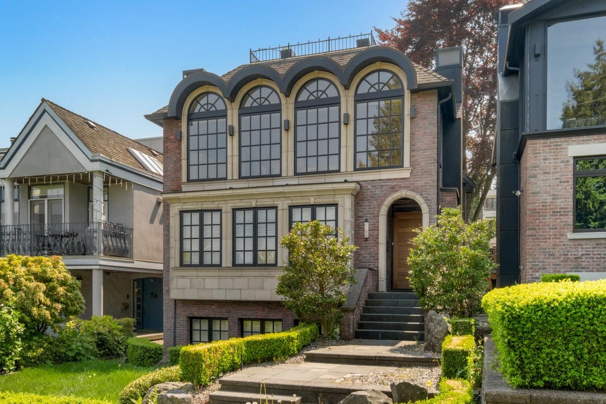 4588 2nd Avenue W, Vancouver 2