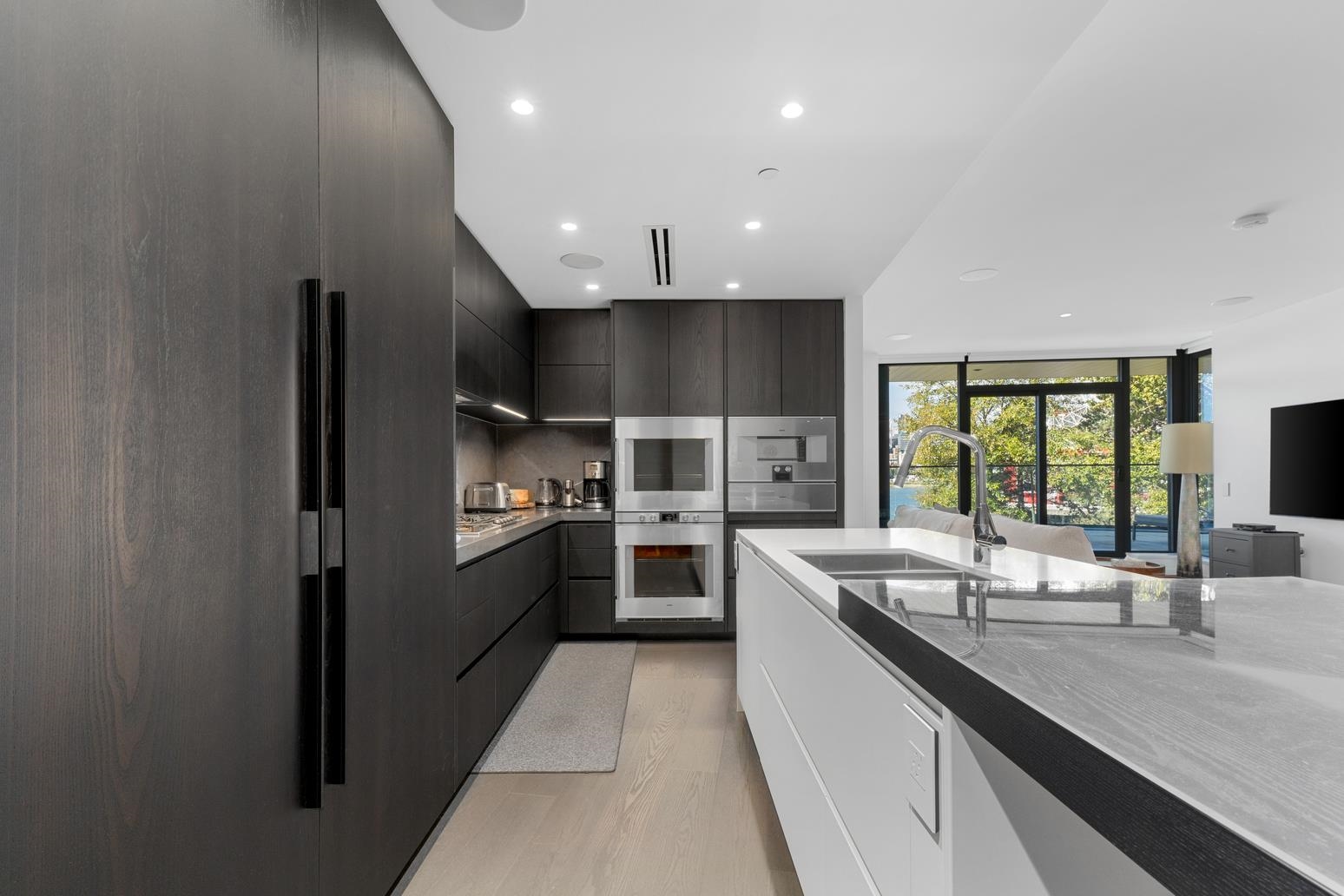 Unit 303 - 1601 Quebec Street, Vancouver 4