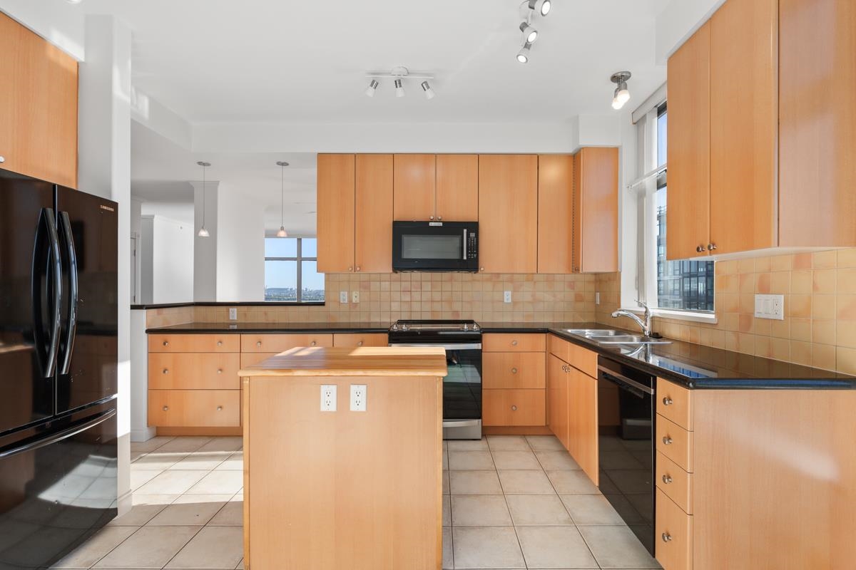 Unit 1406 - 160 13th Street E, North Vancouver 3