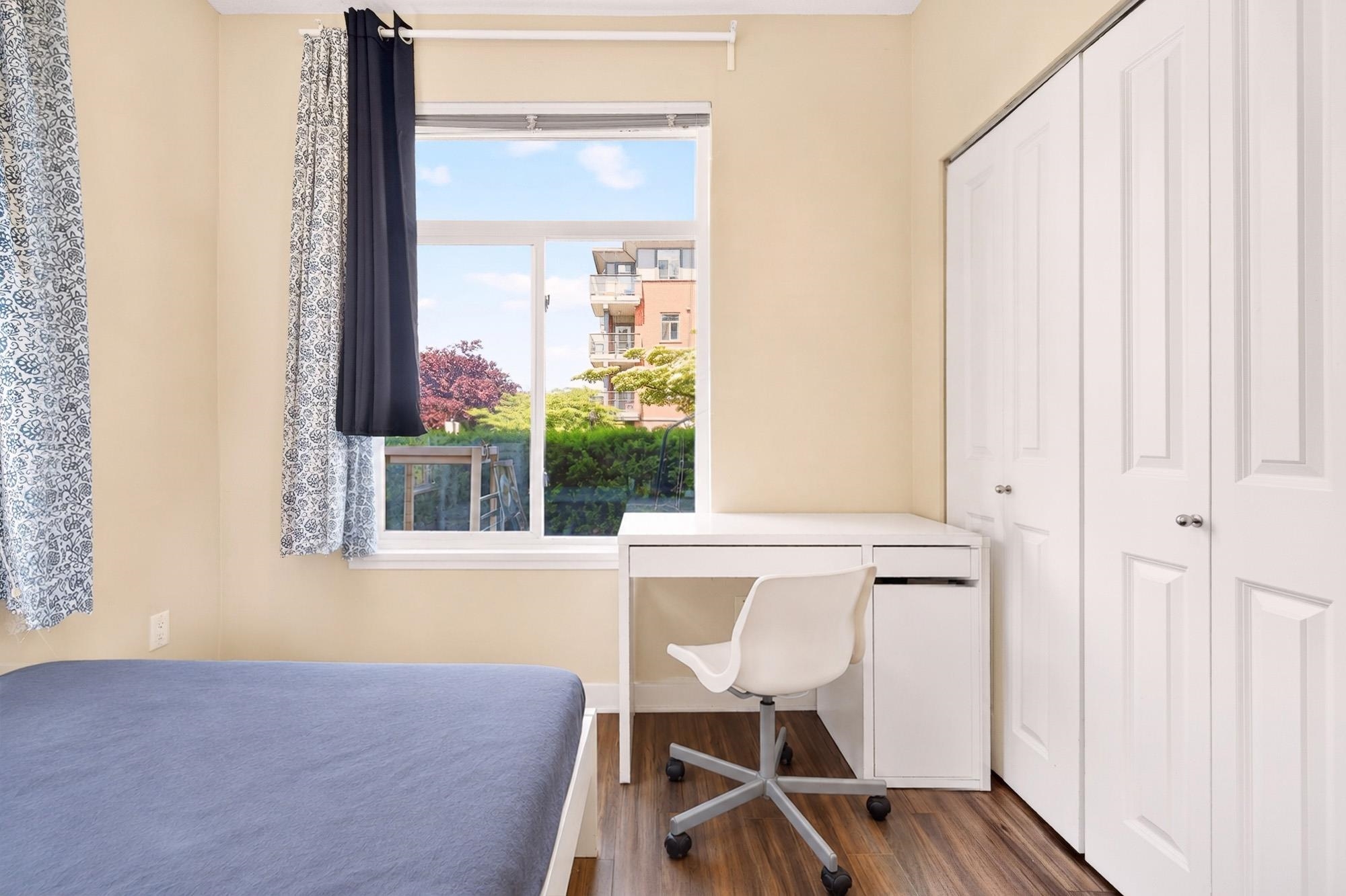 Unit Second bedroom - 5692 Kings Road, Vancouver 4