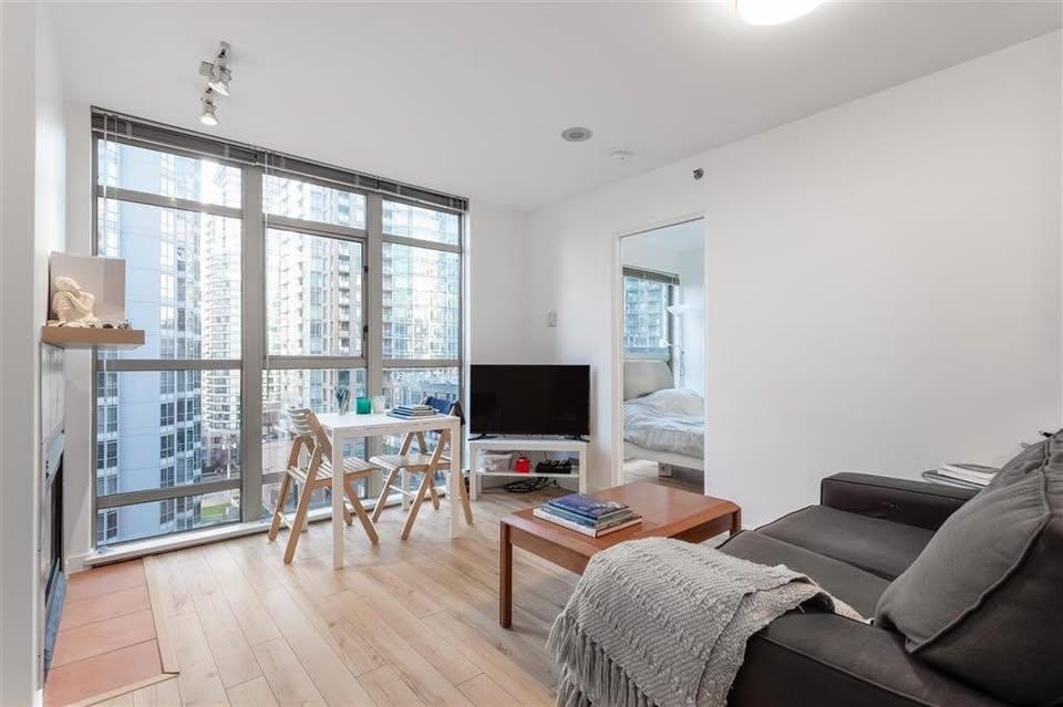 Unit 807 - 819 Hamilton Street, Vancouver 2