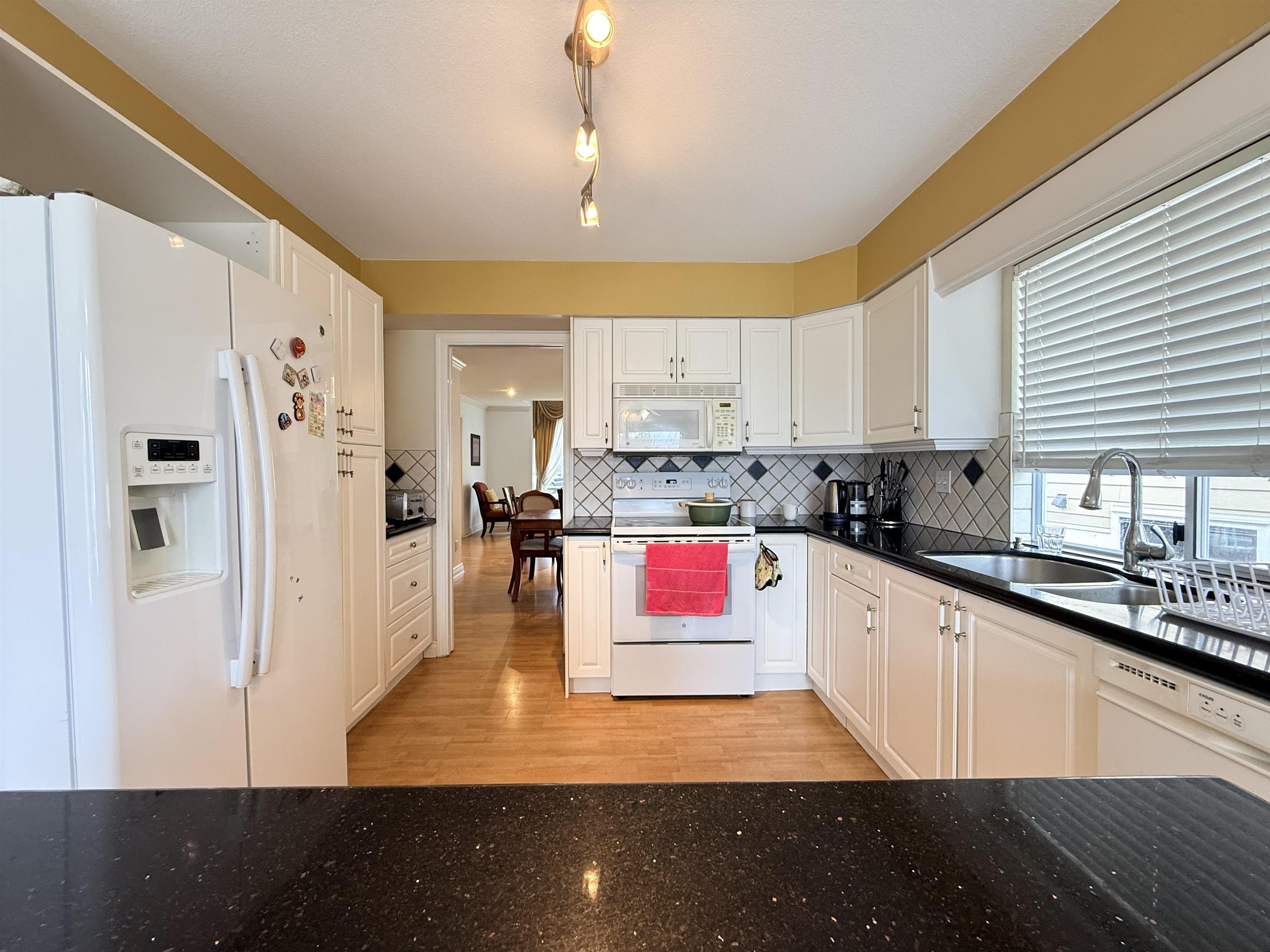 Unit Main House - 335 27th Street W, North Vancouver 5