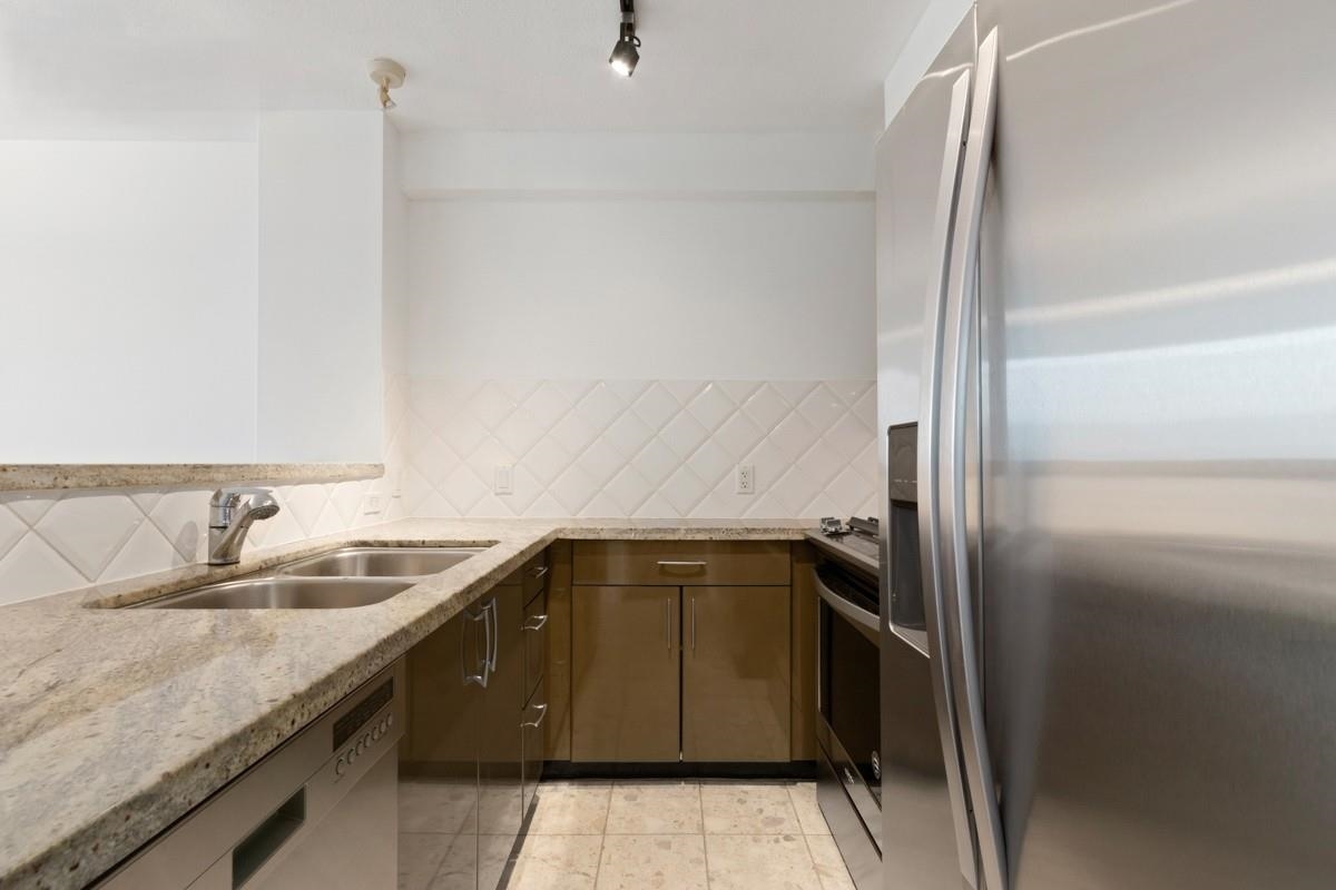 Unit 1703 - 1328 Pender Street W, Vancouver 2