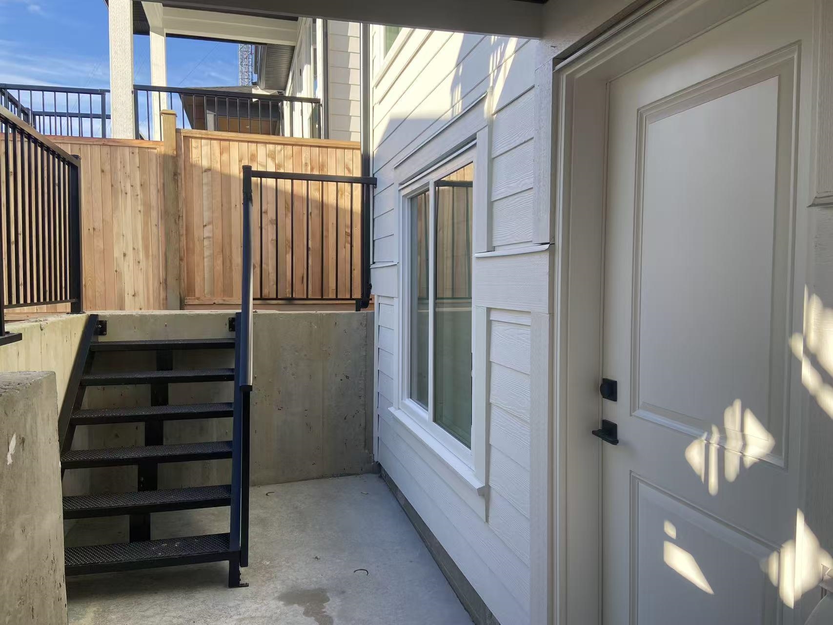 Unit Basement rental - 16794 20a Avenue, Surrey 2