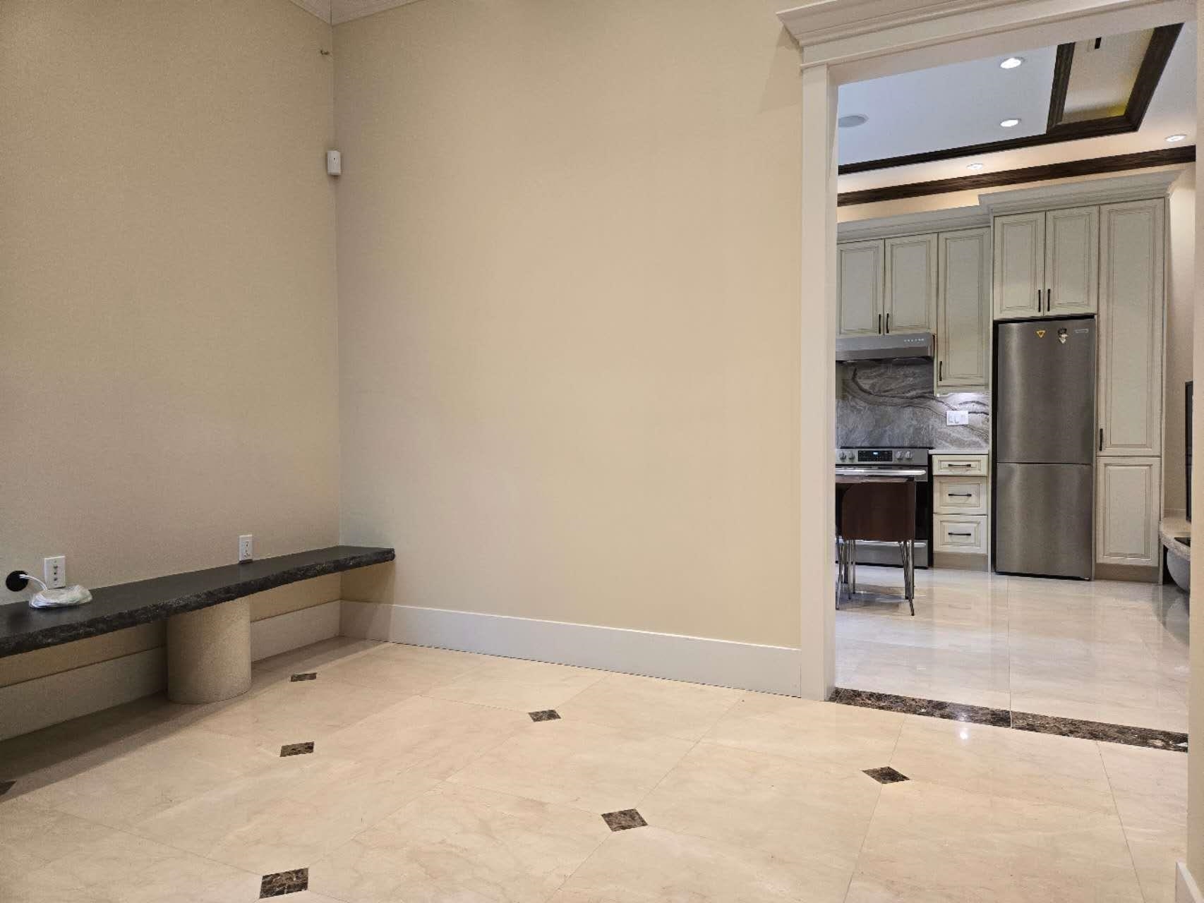 Unit Suite - 34xx Lamond Avenue, Richmond 3