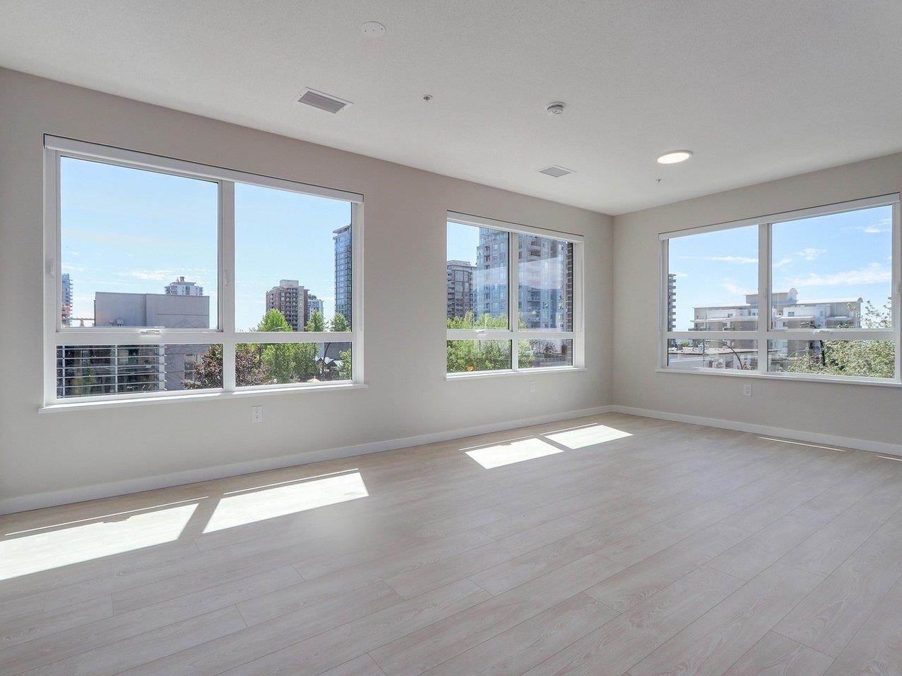 Unit 304 - 110 17th Street E, North Vancouver 3