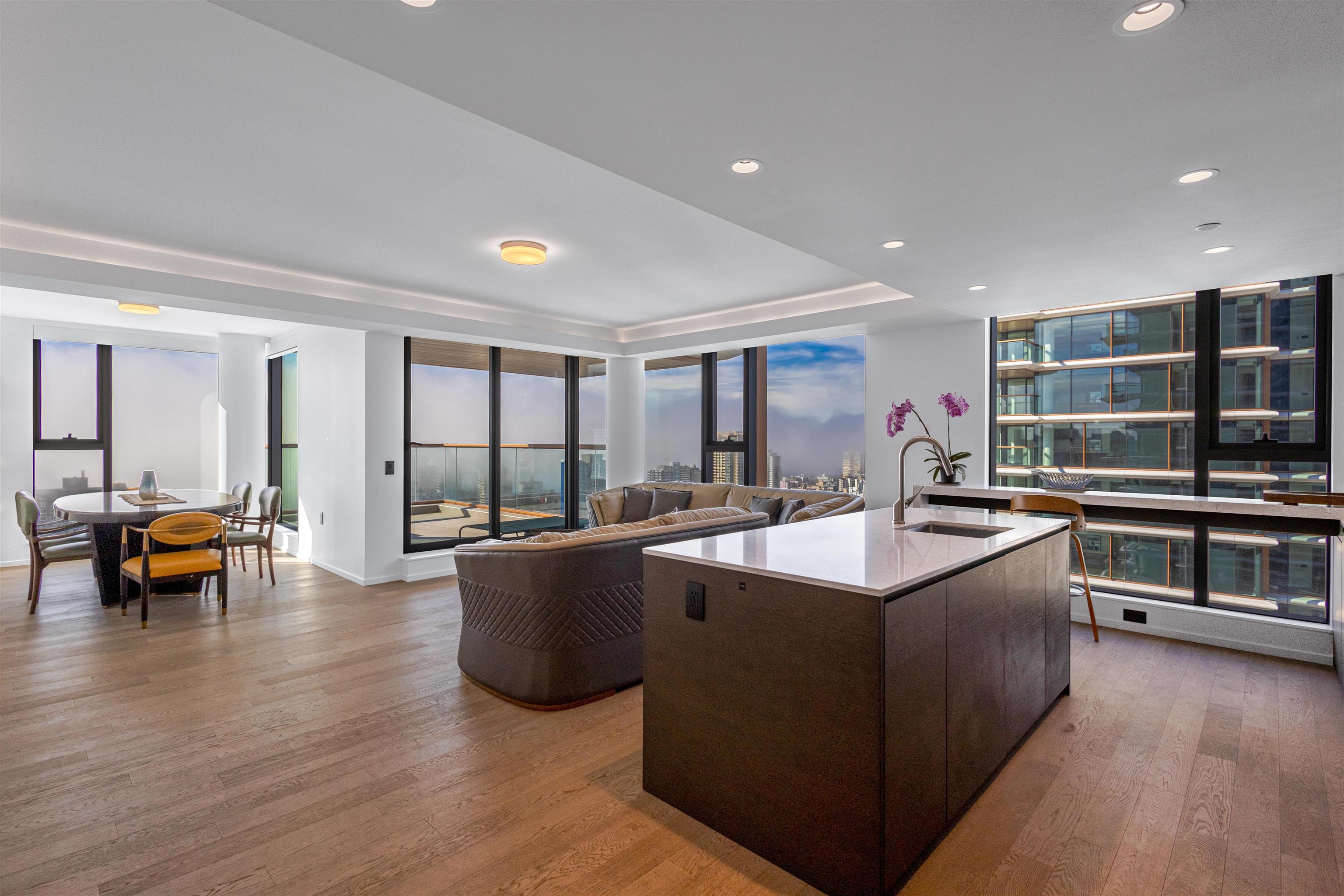 Unit 2601 - 1408 Robson St, Vancouver 4
