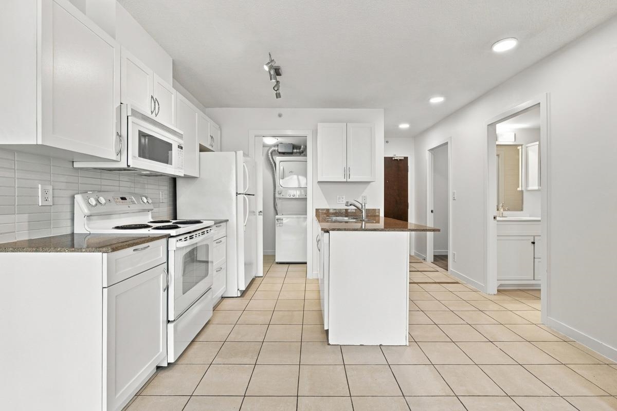 Unit 809 - 933 Hornby Street, Vancouver 4