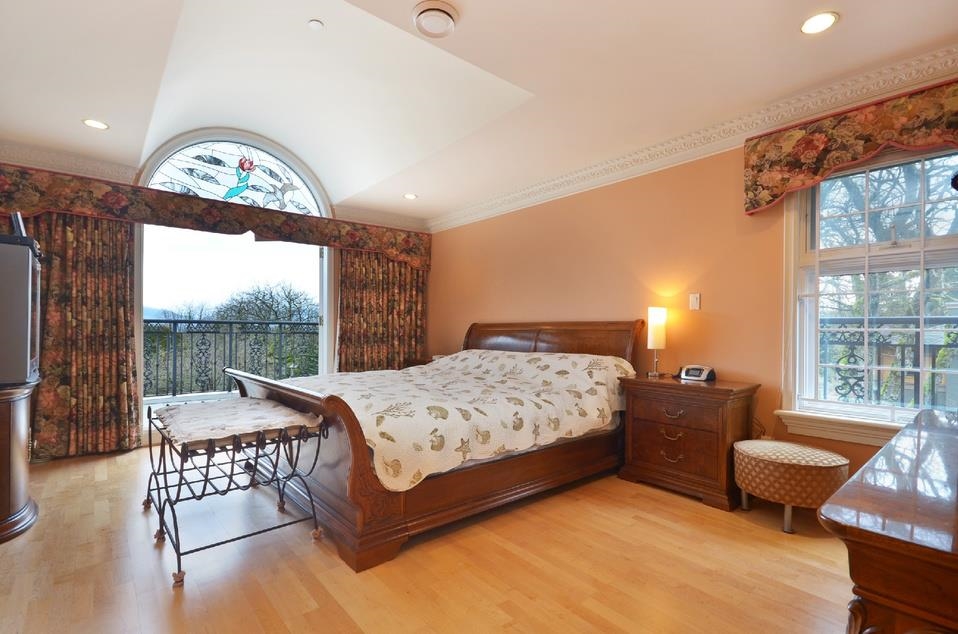 2208 34th Avenue W, Vancouver 5