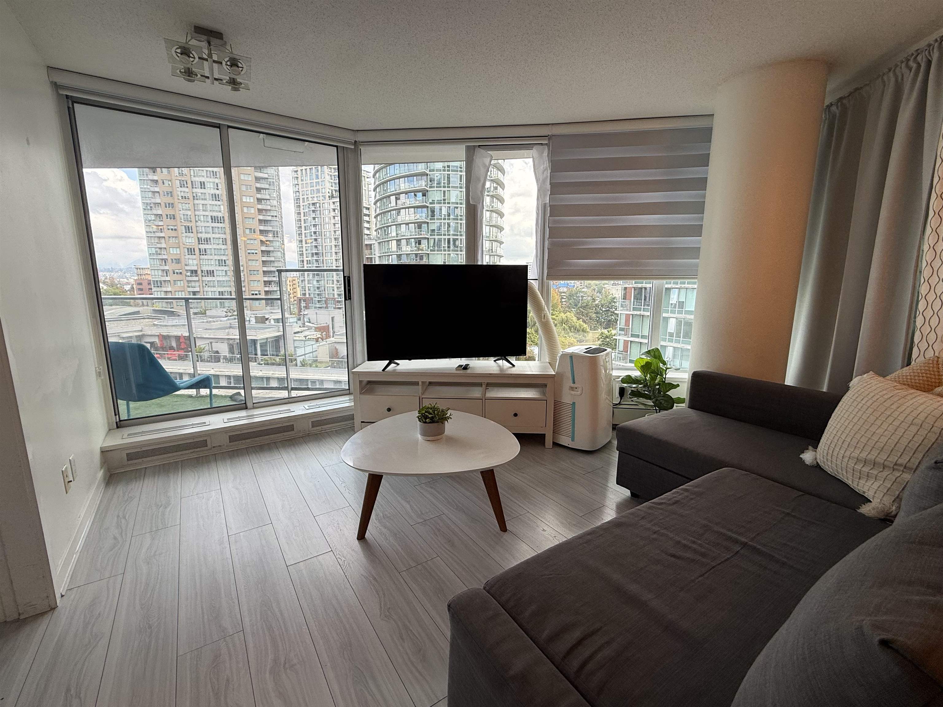 Unit 1002 - 689 Abbott Street, Vancouver 4