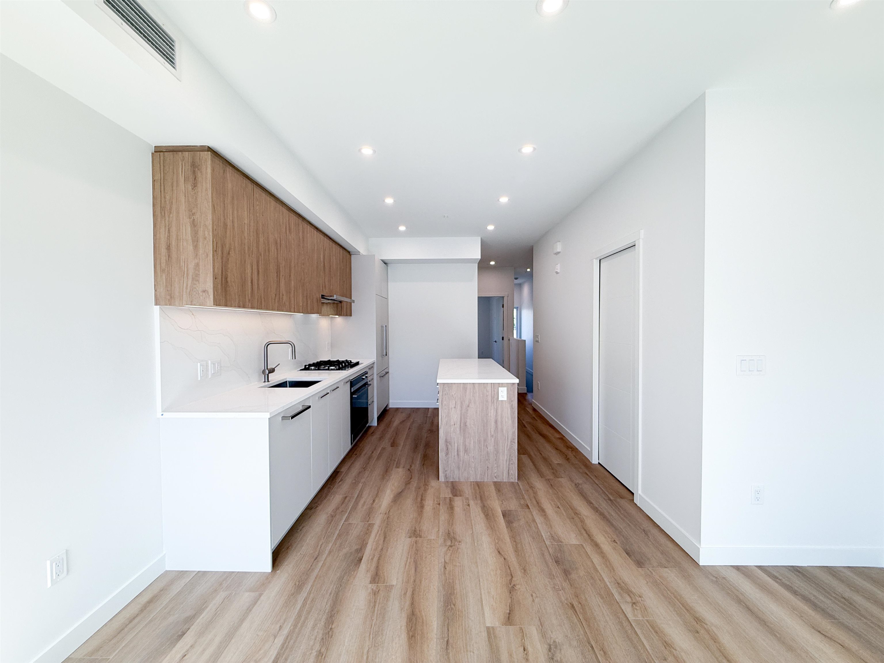 Unit 303 - 606 Madore Avenue, Coquitlam 3