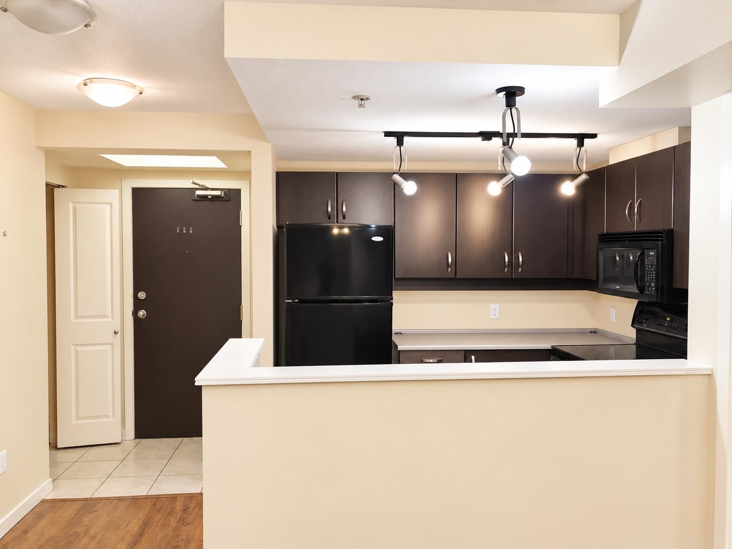 Unit 3F - 10866 City Parkway, Surrey 2