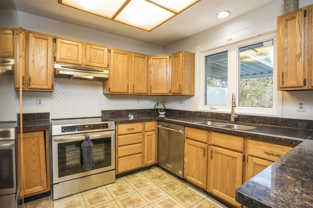 9890-Upper Lyndhurst Street, Burnaby 5