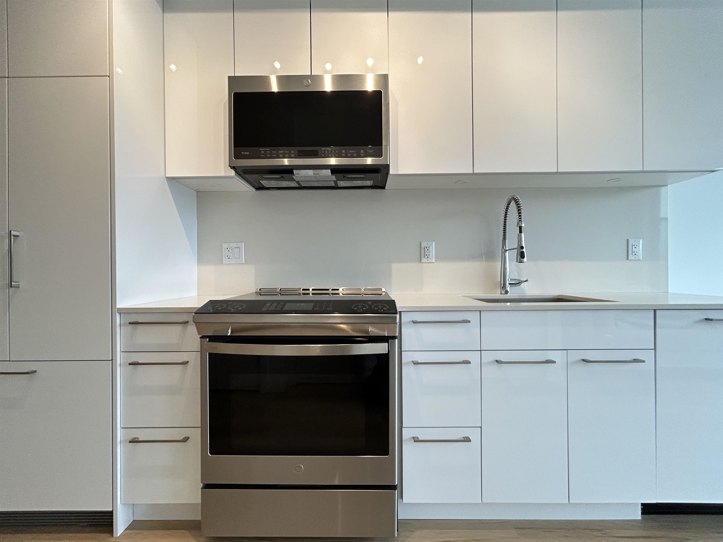 Unit 202 - 2446 Shaughnessy Street, Port Coquitlam 3