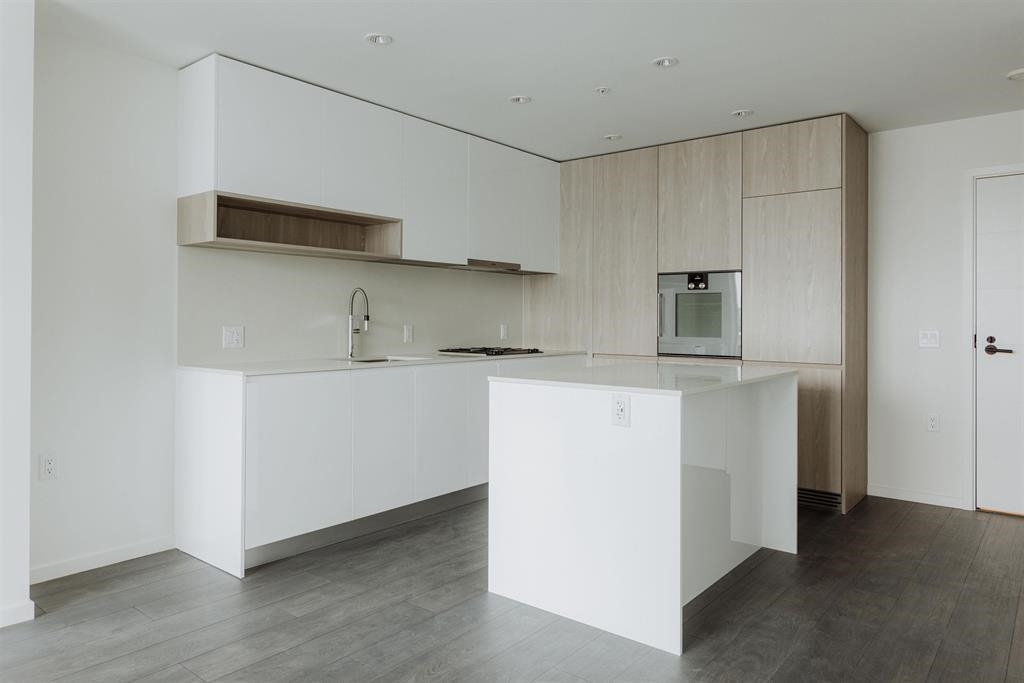 6200 Minoru Boulevard, Richmond 2