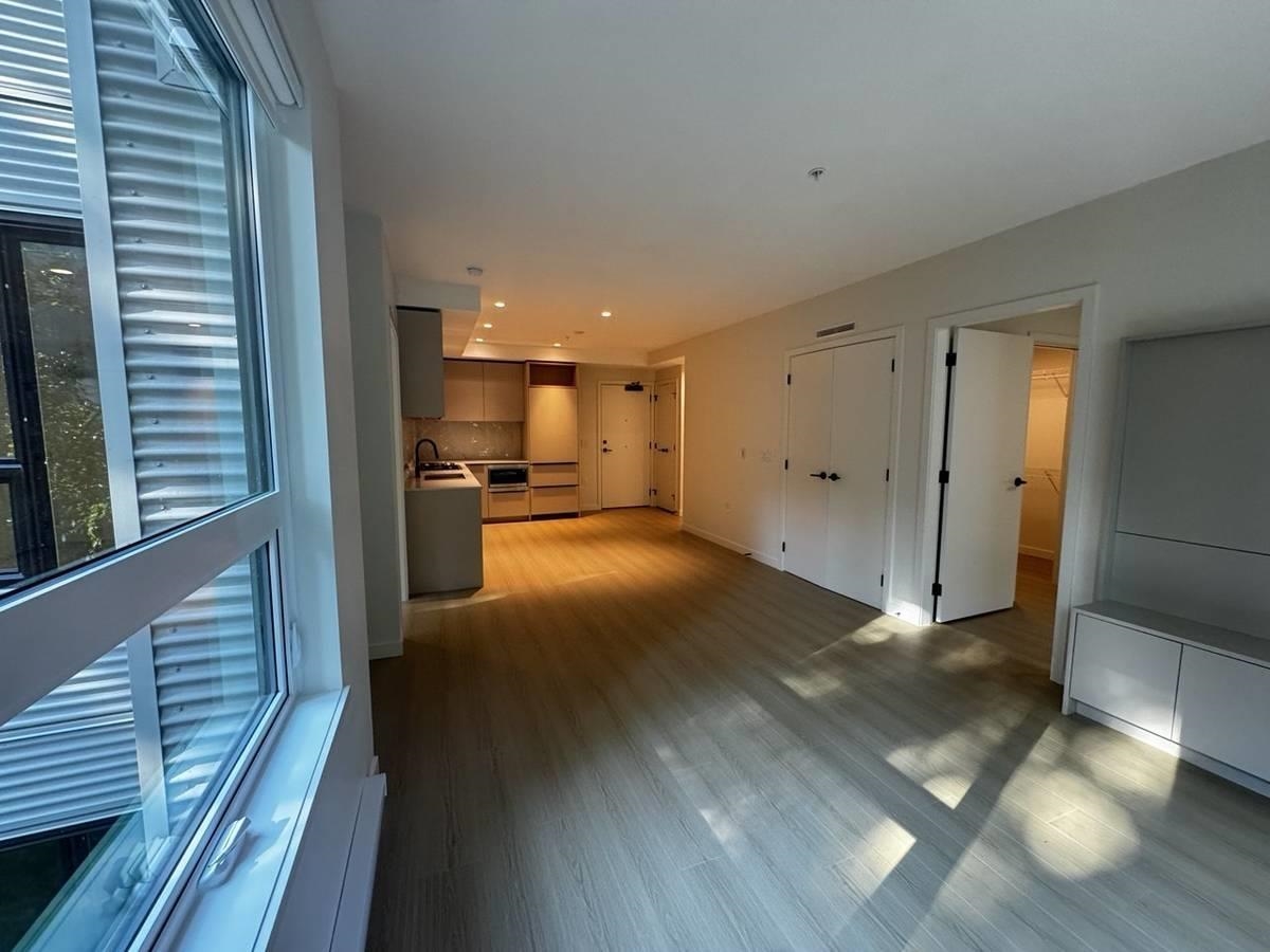 Unit 403 - 2015 St. Johns St Bc, Port Moody 3