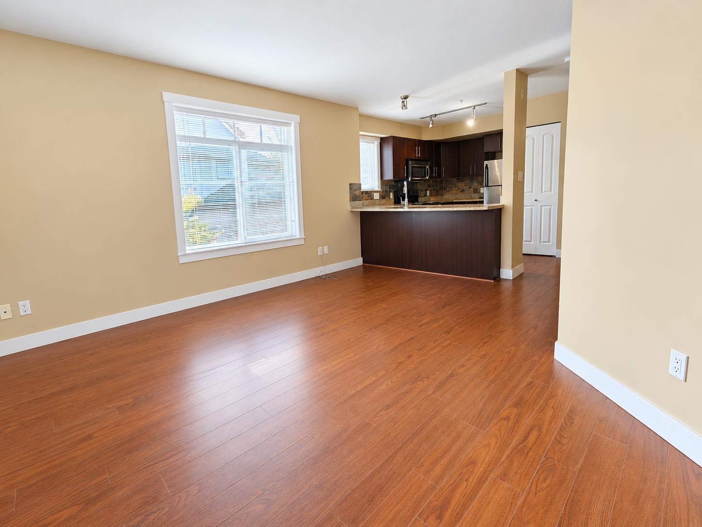 Unit 57 - 7428 14th Avenue, Burnaby 4