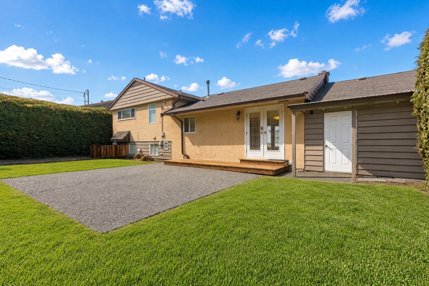 4128 Canterbury Crescent, North Vancouver 2