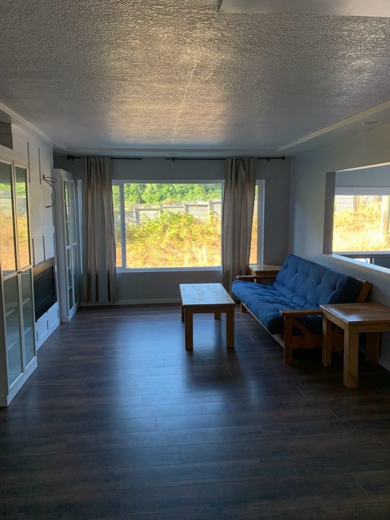 Unit Upstairs - 2405 Norcrest Court, Burnaby 2