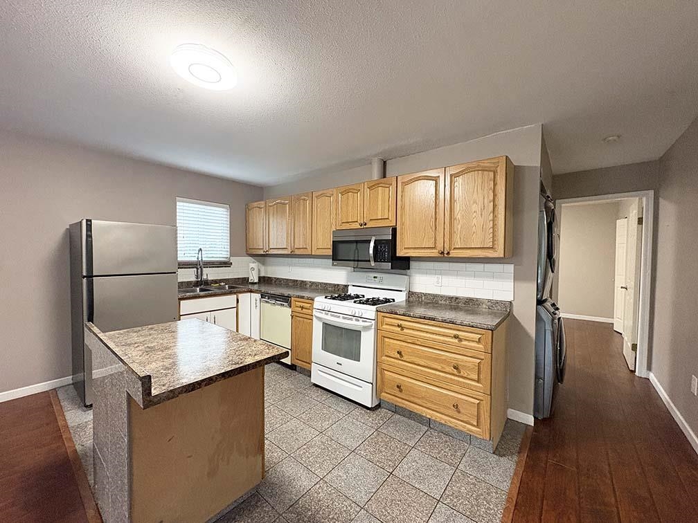 Unit Garden - 5225 Canada Way, Burnaby 4