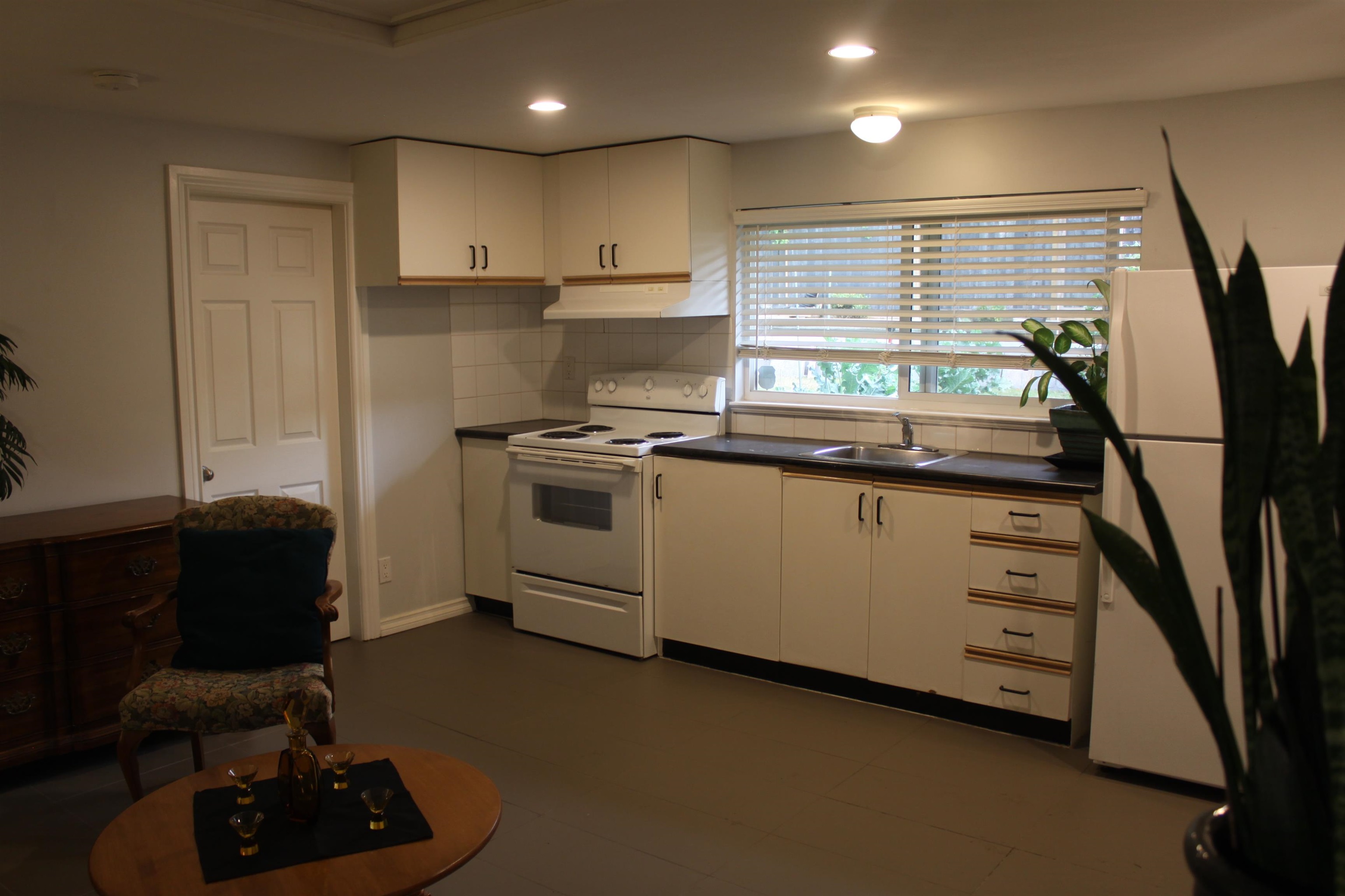 737 Robinson, Coquitlam 3